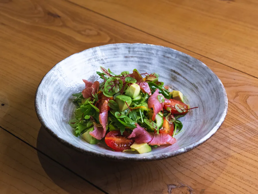 smoked_tuna_salad_yoy_restaurant_dubai