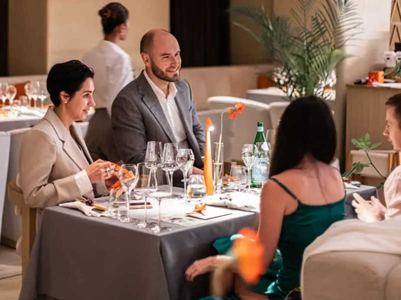 professional_business_lunch_dubai